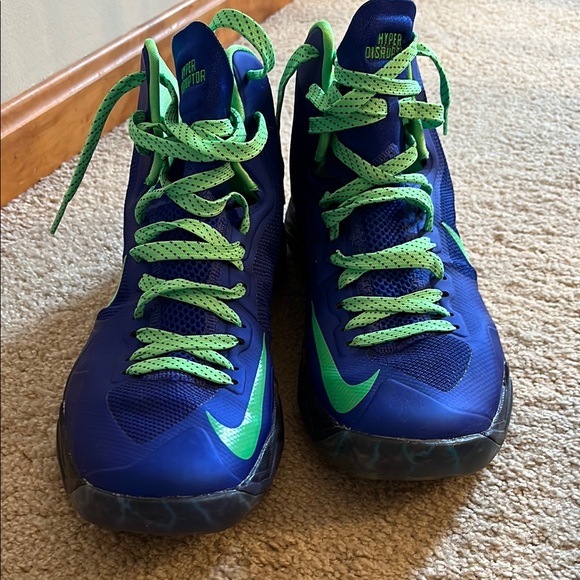 Nike men’s Blue and Green Athletic Shoes - Picture 4 of 8